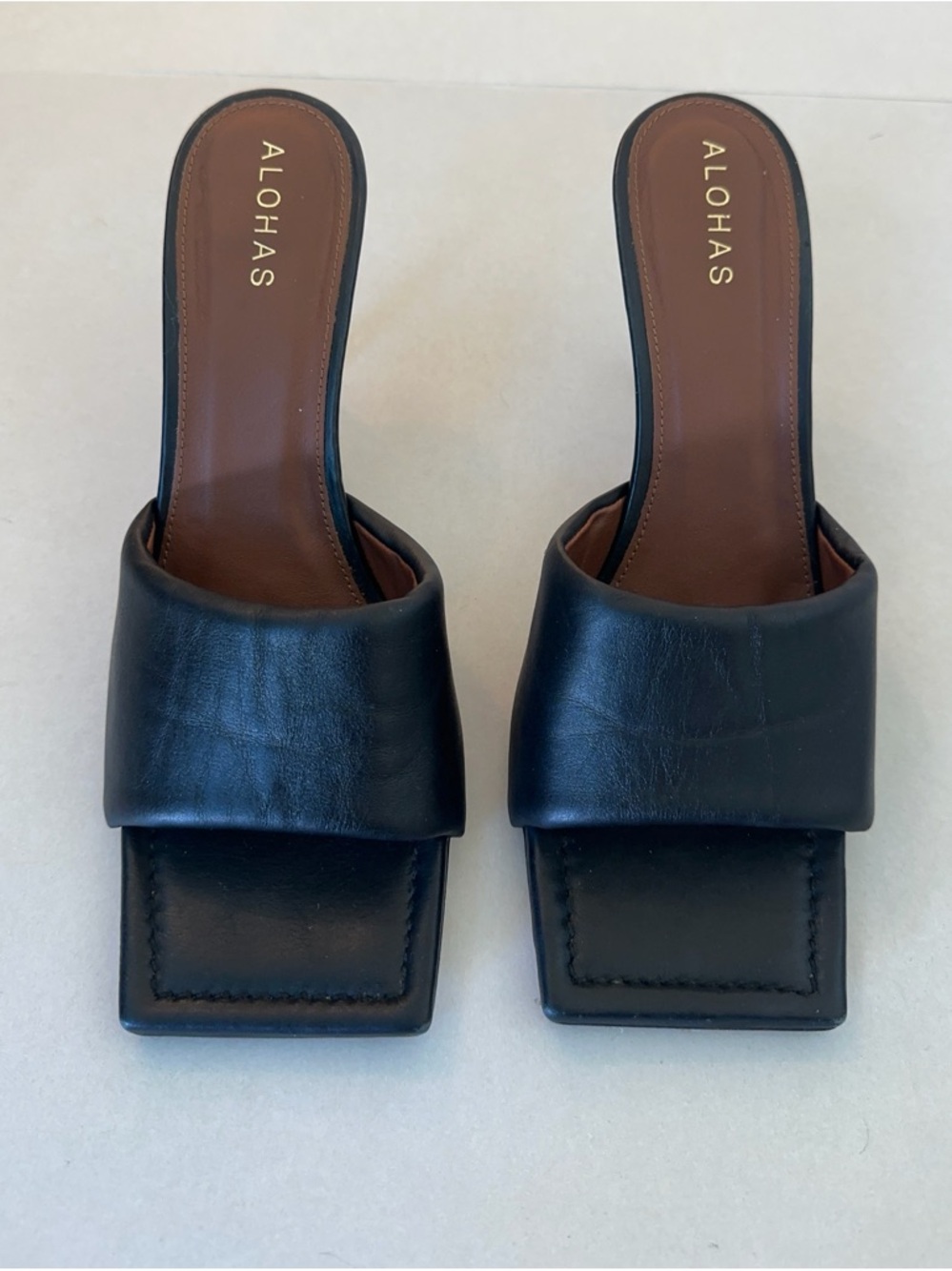 ALOHAS Black Padded Square-Toe Slide Mules